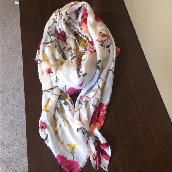 Scarf - Picture 2 of 3